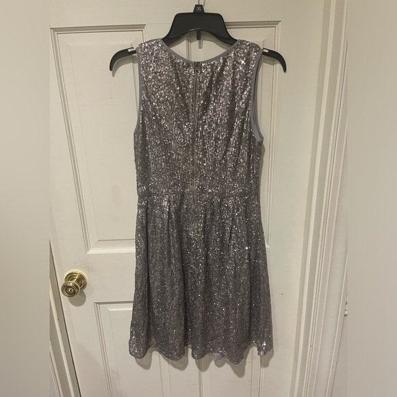 Issi Dress - Picture 4 of 7